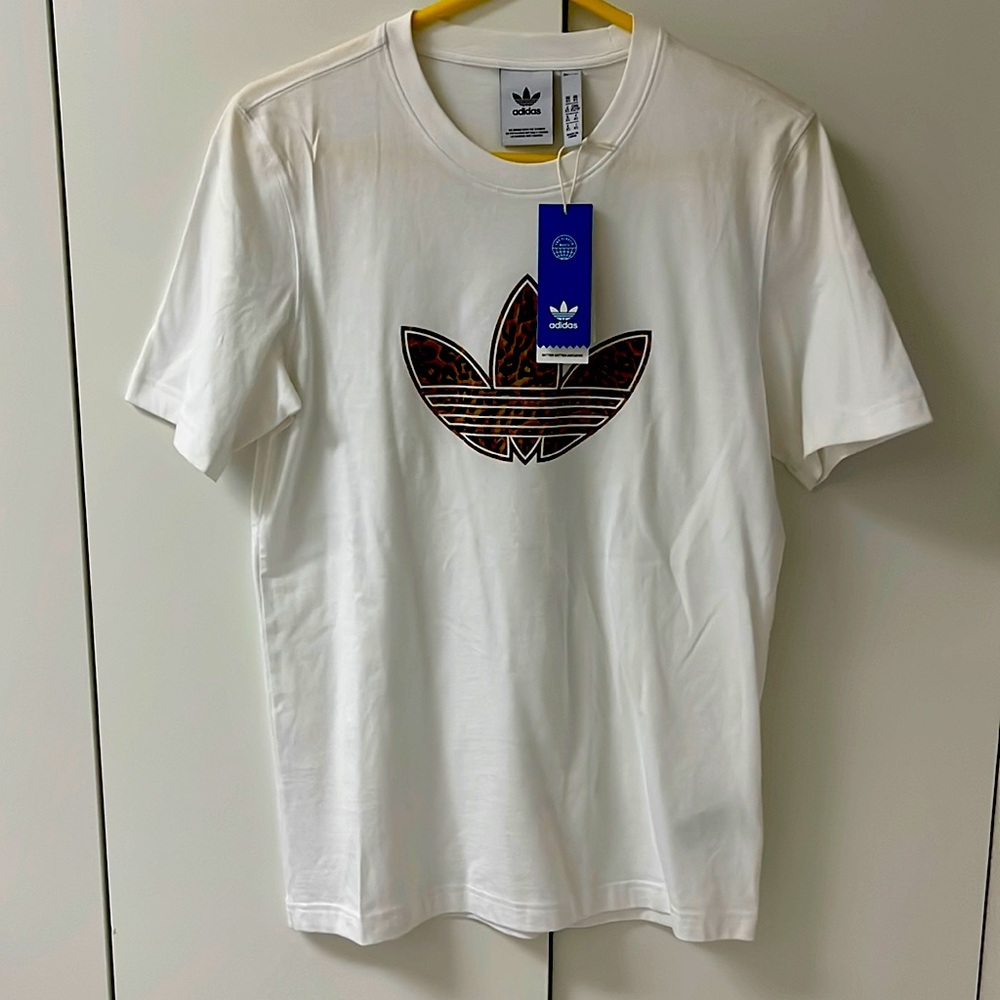 NWT Adidas white t-shirt . Size x-small